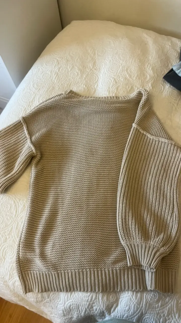 Suéter de punto beige para mujer