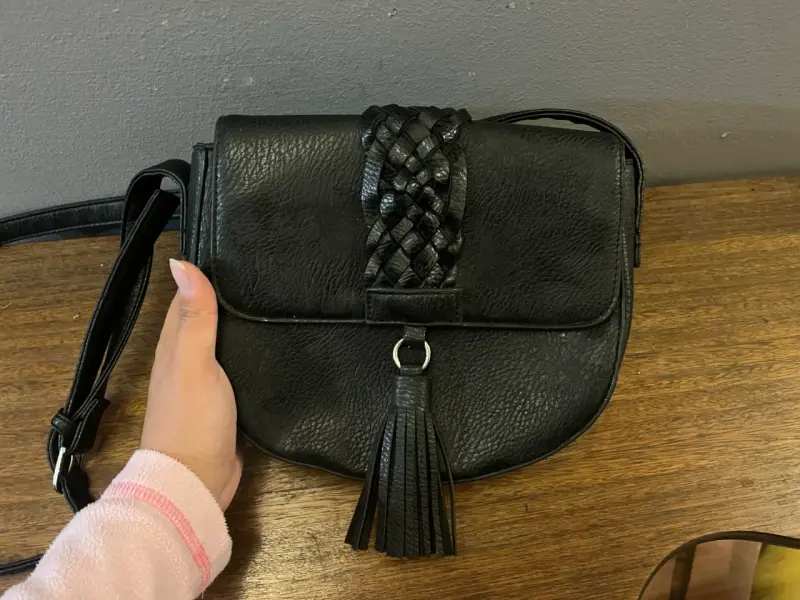 Cartera de cuero negra con flecos - 2