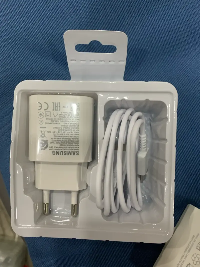 Cargador Samsung de Viaje con Cable USB-C - 3