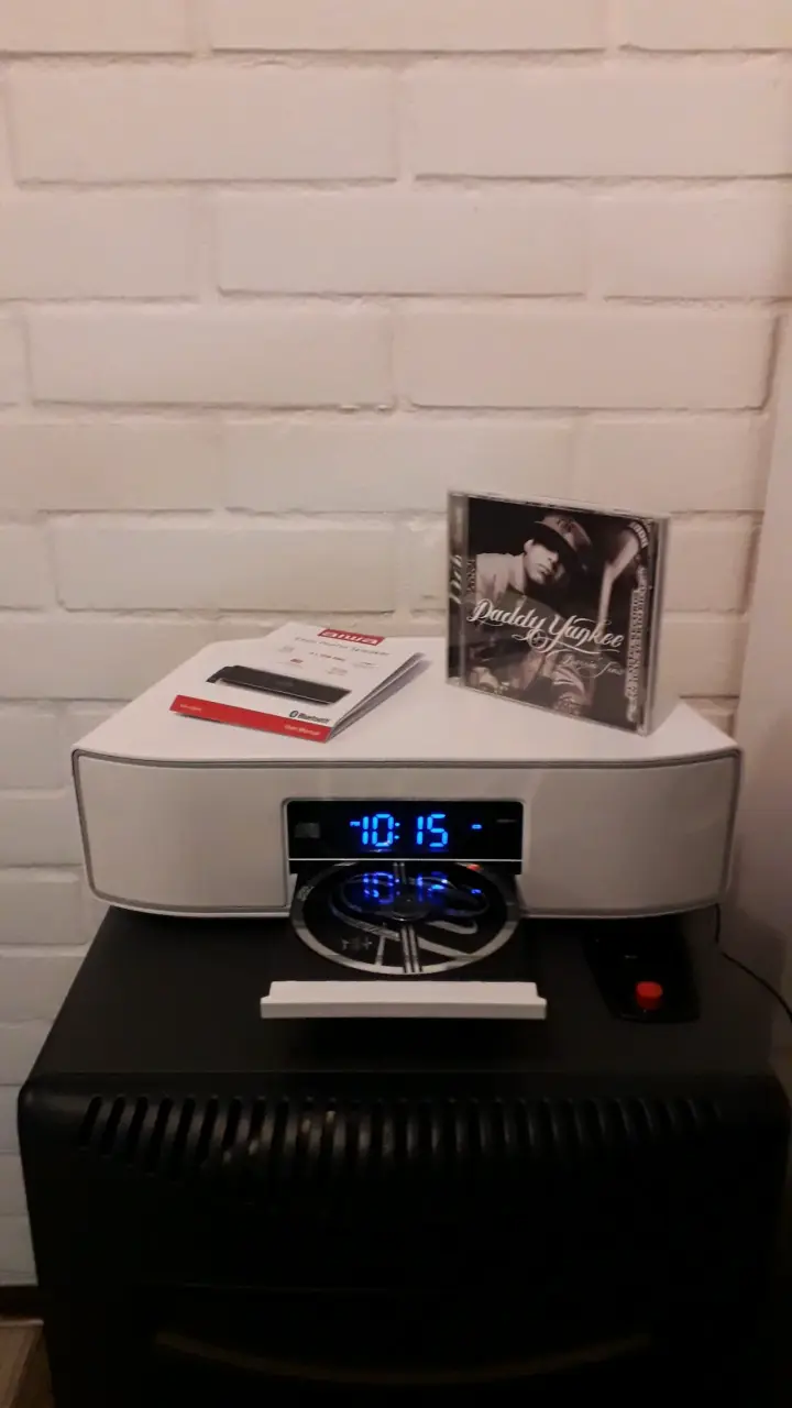 Sistema de sonido Aiwa con reproductor CD y radio FM - 3