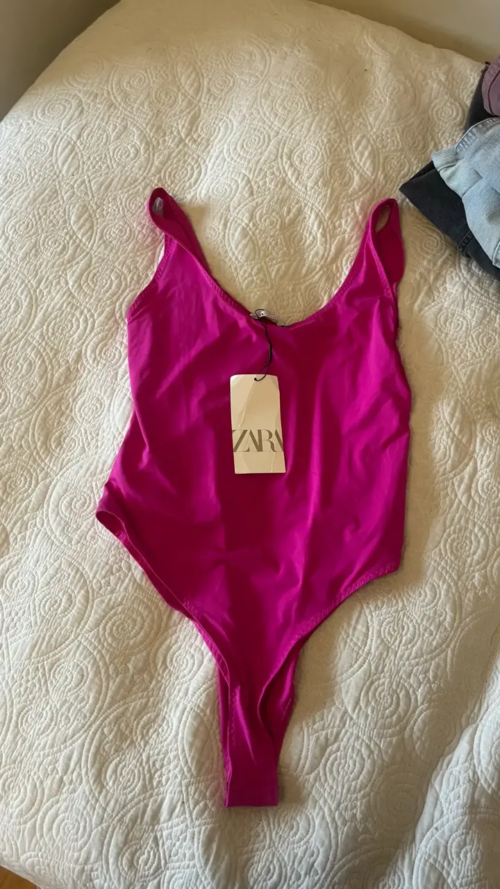 Body fucsia de Zara nuevo con etiqueta