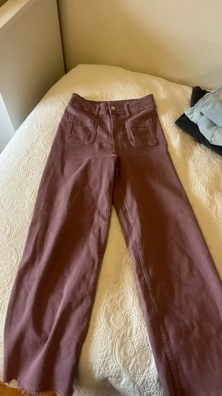 Pantalones de mujer color burdeos