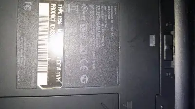 Laptop Lenovo ThinkPad T420 en buen estado - miniatura 3