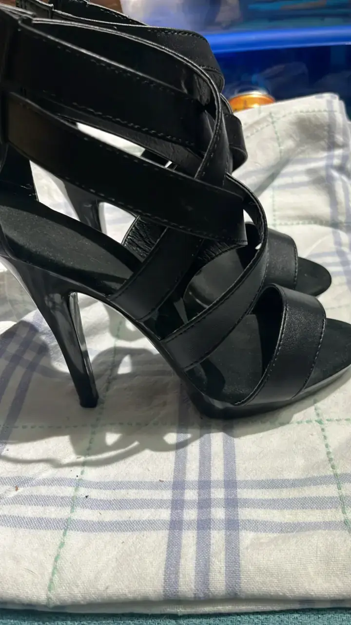 Sandalias de tacón alto negras elegantes - 3