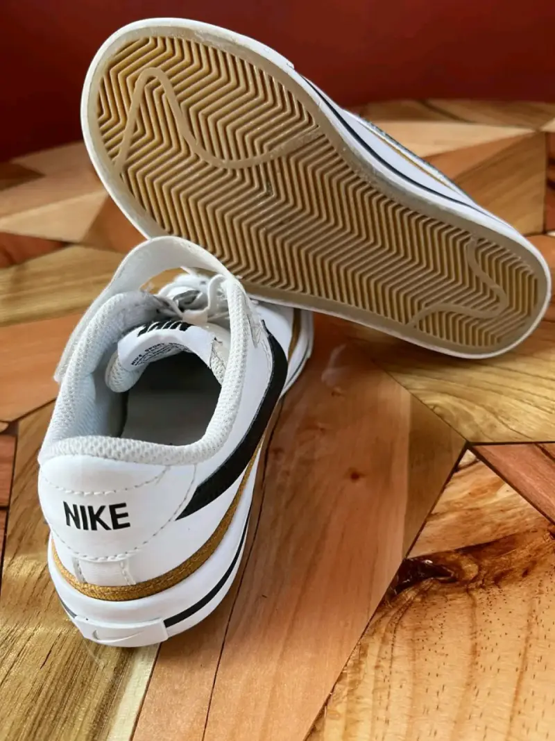 Zapatillas deportivas blancas Nike para niños - 4