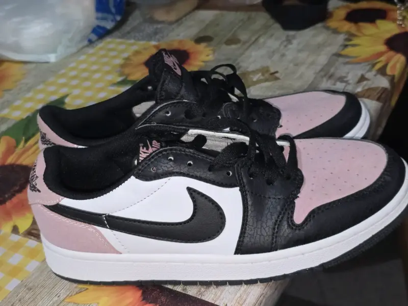 Zapatillas deportivas Nike Air Jordan rosas y negras - 1