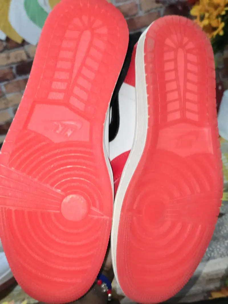 Zapatillas Nike Air Jordan rojas y blancas - 3