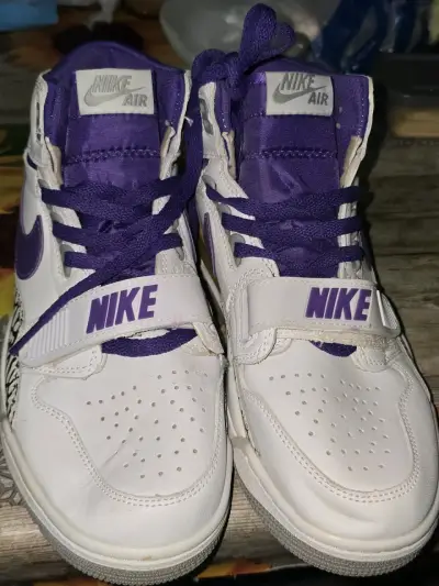 Zapatillas Nike Air Jordan rojas y blancas - miniatura 4