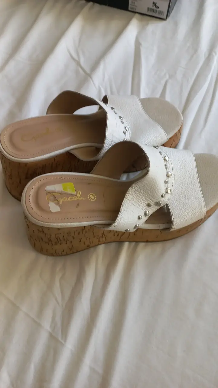 Sandalias plataforma blancas Gacel con tachas - 1
