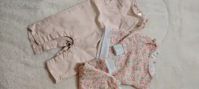 Ropita bebé niña - miniatura 1
