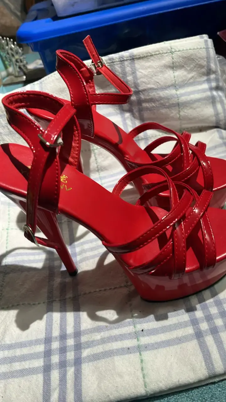 Sandalias de tacón alto rojas elegantes - 2