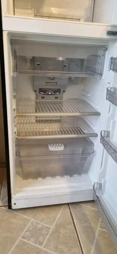 Refrigerador Fensa negro en excelente estado - miniatura 5