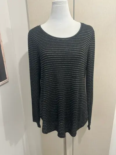 Polera Negra Rayas Brillante con lazo espalda - miniatura 1