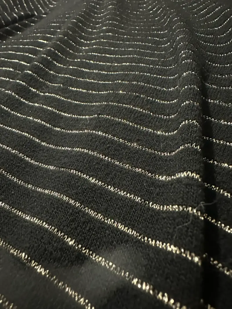 Polera Negra Rayas Brillante con lazo espalda - 6