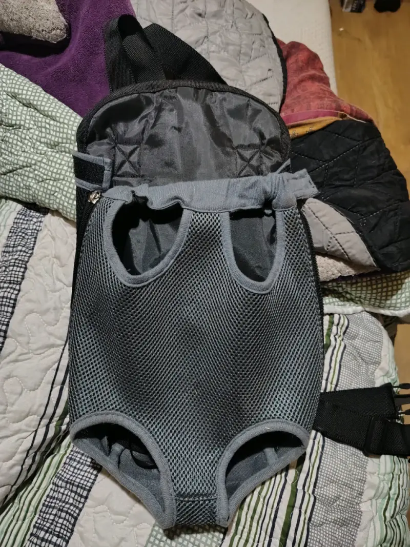 Mochila portabebés ergonómica gris