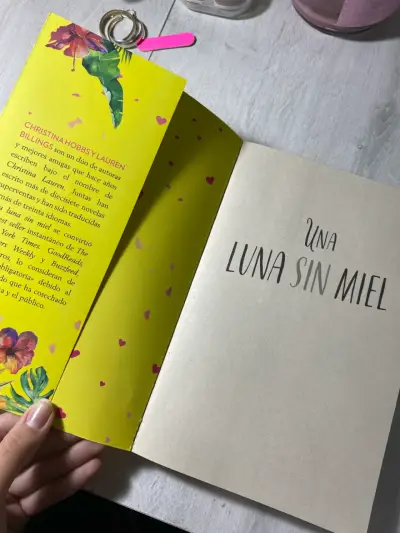 Libro 'Una Luna Sin Miel' de Christina Lauren - miniatura 2