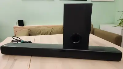Barra de sonido LG con subwoofer integrado - miniatura 1