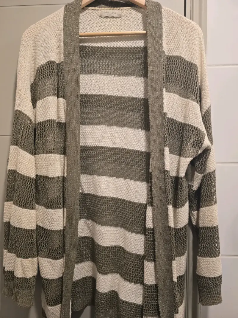 Cárdigan de rayas beige y gris Privilege