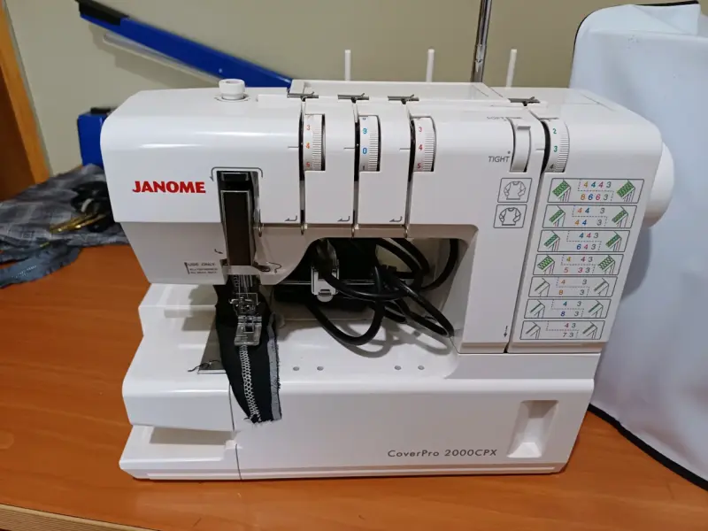 Máquina colleretera Janome CoverPro 2000CPX - 1