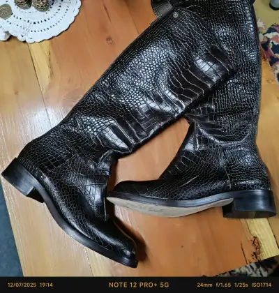 Botas de cuero marrón estilo cocodrilo - miniatura 3