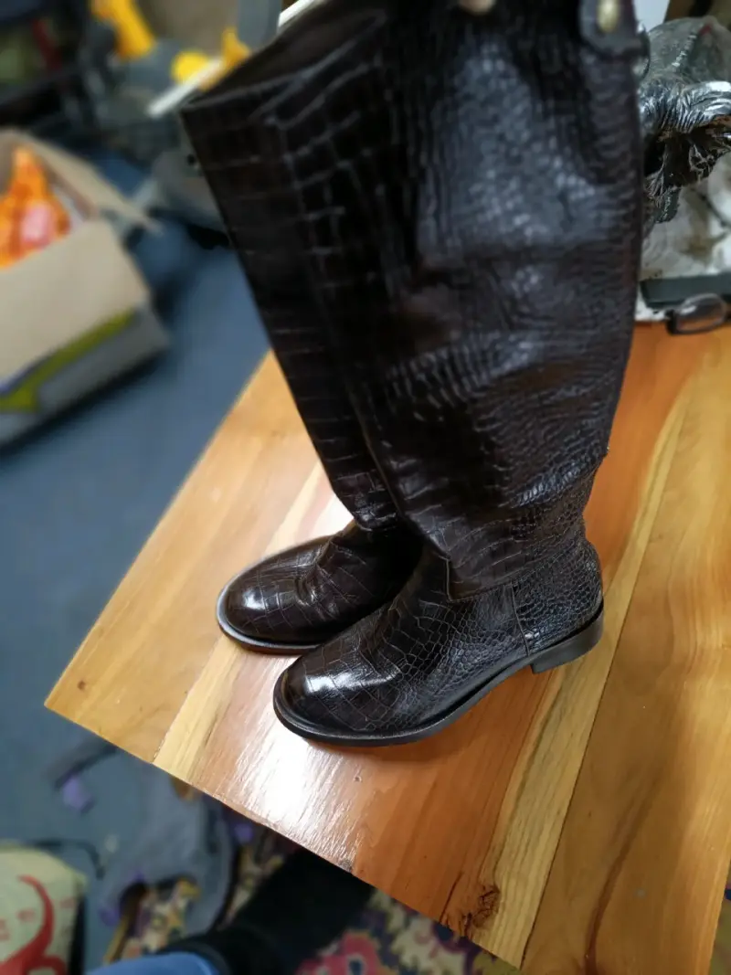 Botas de cuero marrón estilo cocodrilo - 5