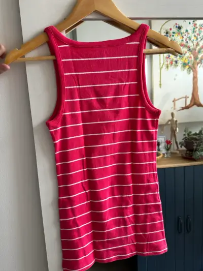 Polera sin mangas rayada roja para mujer - miniatura 3