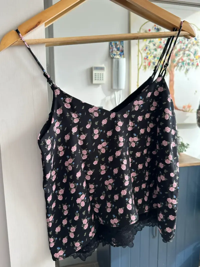 Blusa de tirantes con estampado floral - 2