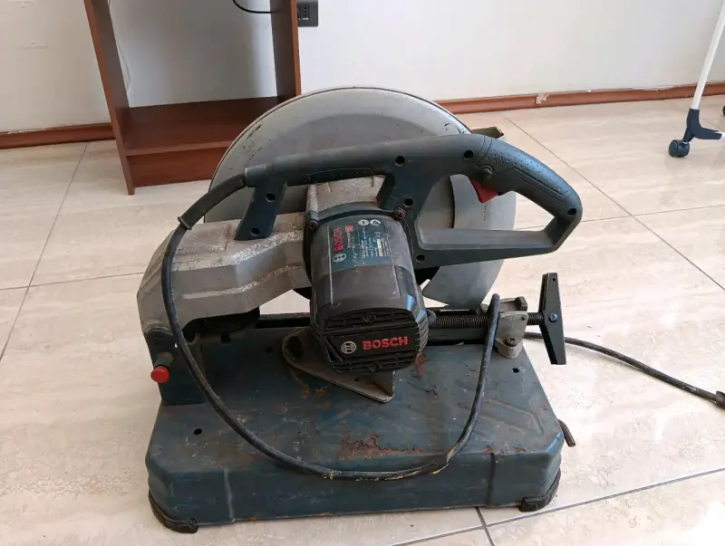 Trinzadora Bosch para corte de metal - 2