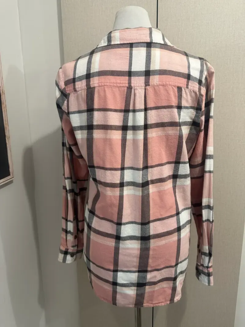 Camisa de franela a cuadros rosada para mujer - 3