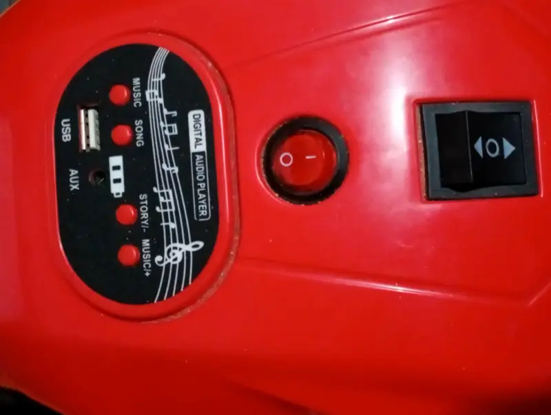 Moto eléctrica infantil roja y negra - 4