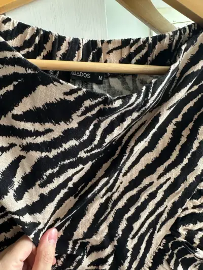 Falda corta con estampado animal print - miniatura 3