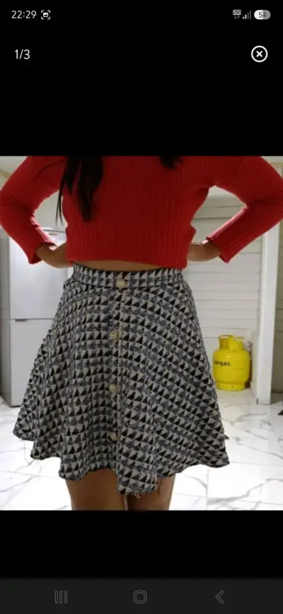 Falda corta con botones estampado geométrico - miniatura 1