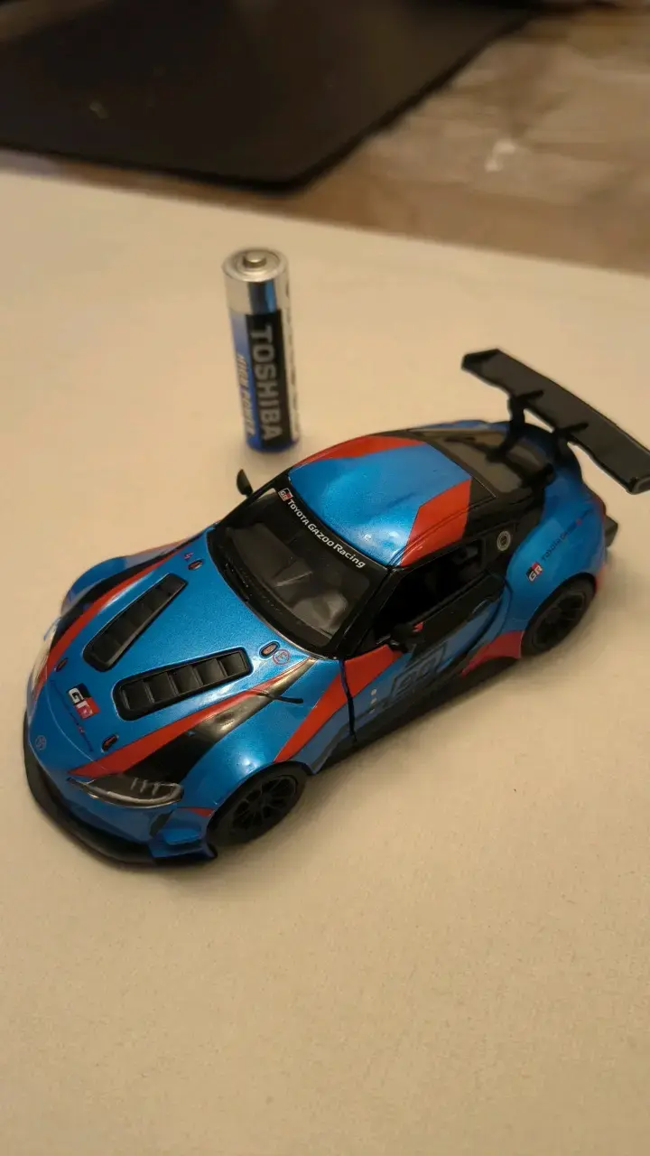 Auto de juguete deportivo Toyota GR Supra - 1