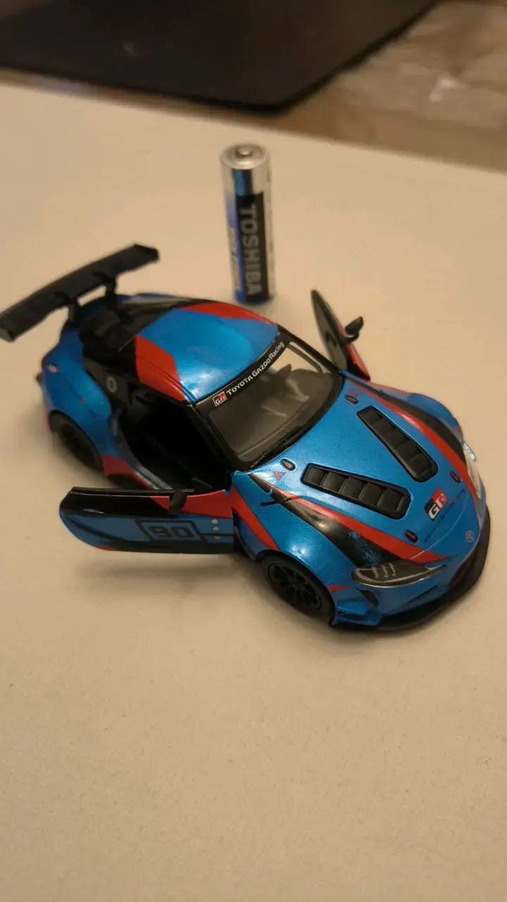 Auto de juguete deportivo Toyota GR Supra - 2