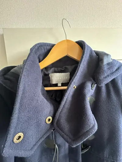 Abrigo azul marino con capucha y botones - miniatura 3