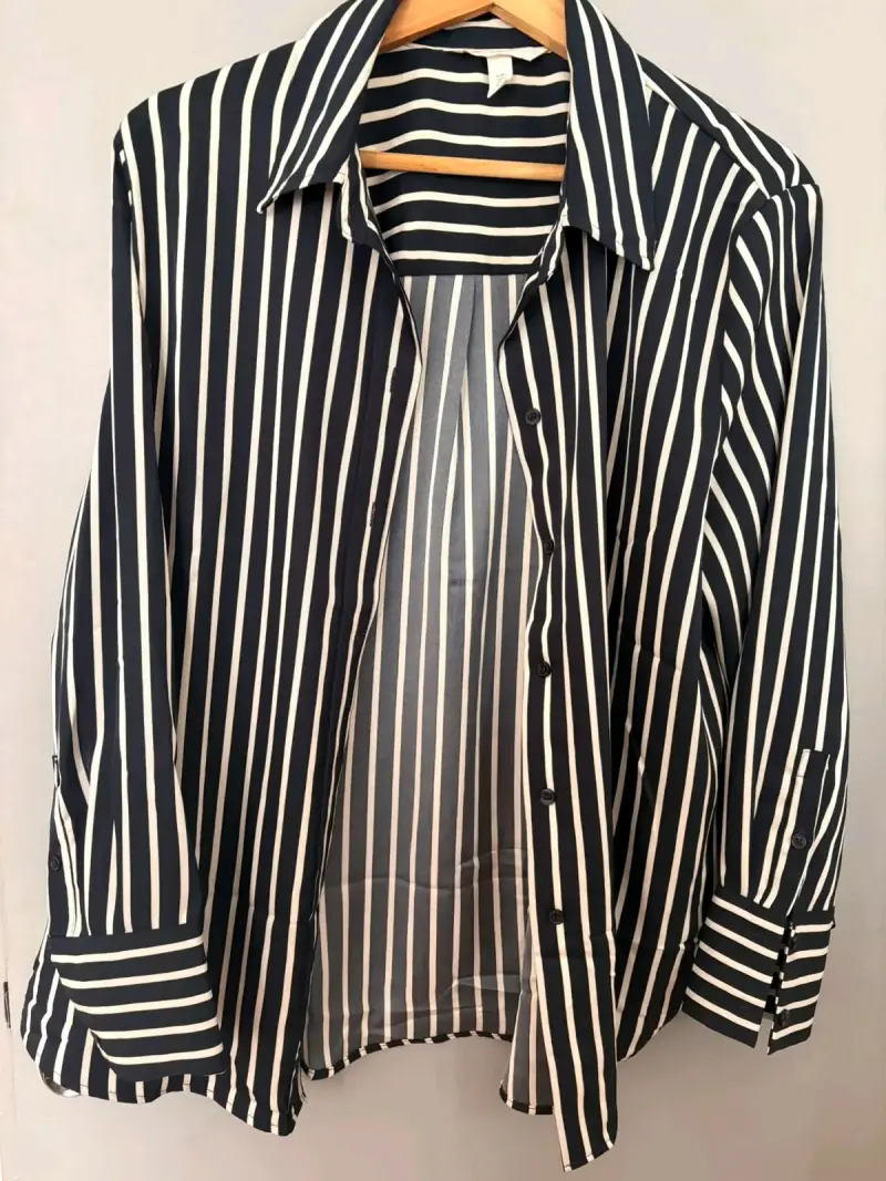 Camisa de rayas blancas y negras para hombre