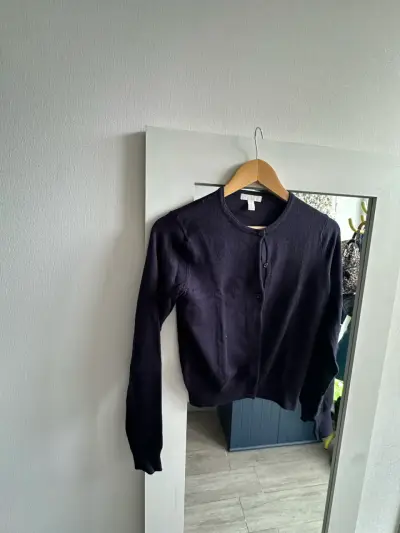 Cardigan de lana azul oscuro para mujer - miniatura 1