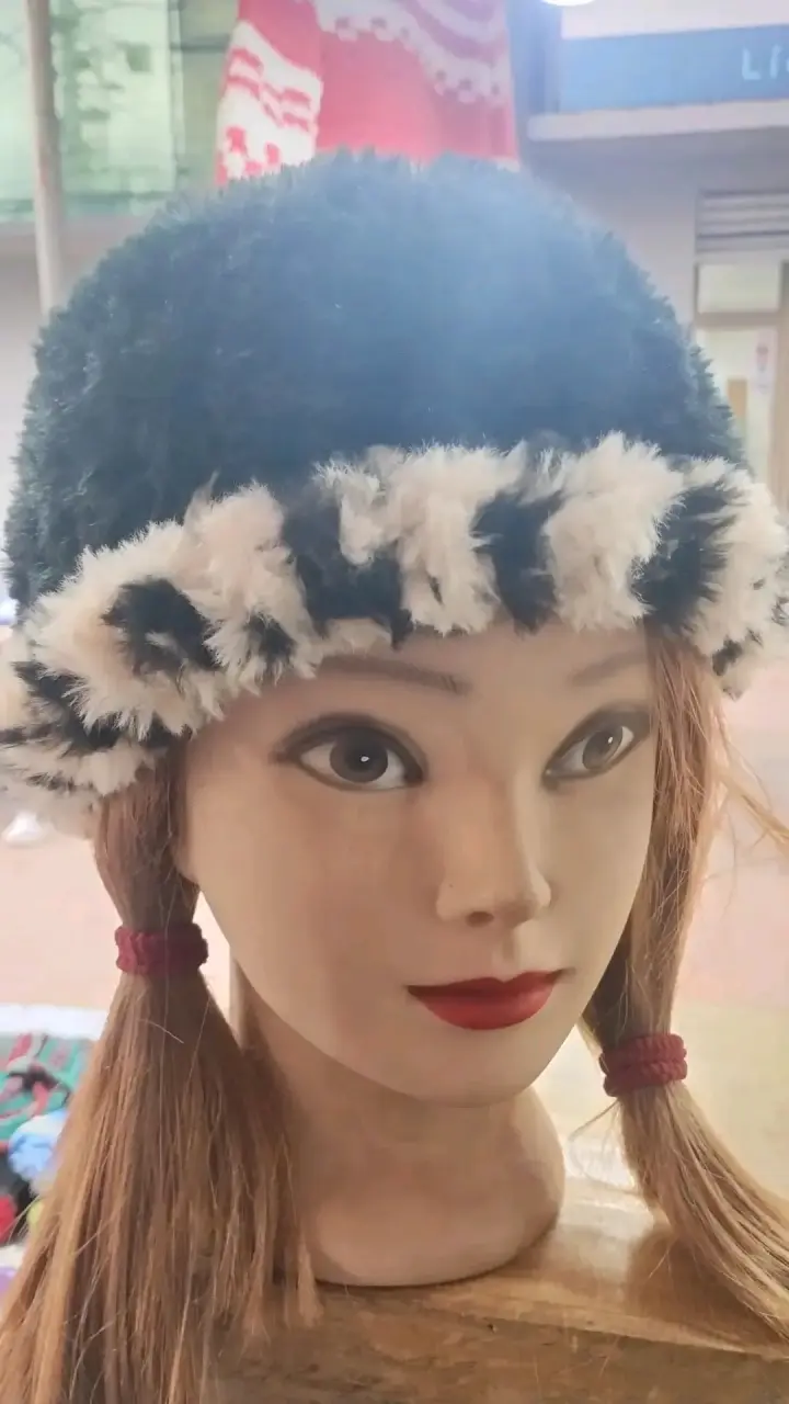 Gorro de invierno peludo y suave - 4