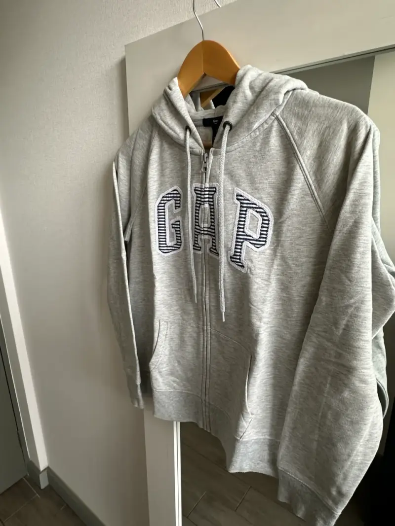 Polerón con capucha gris GAP para hombre - 2