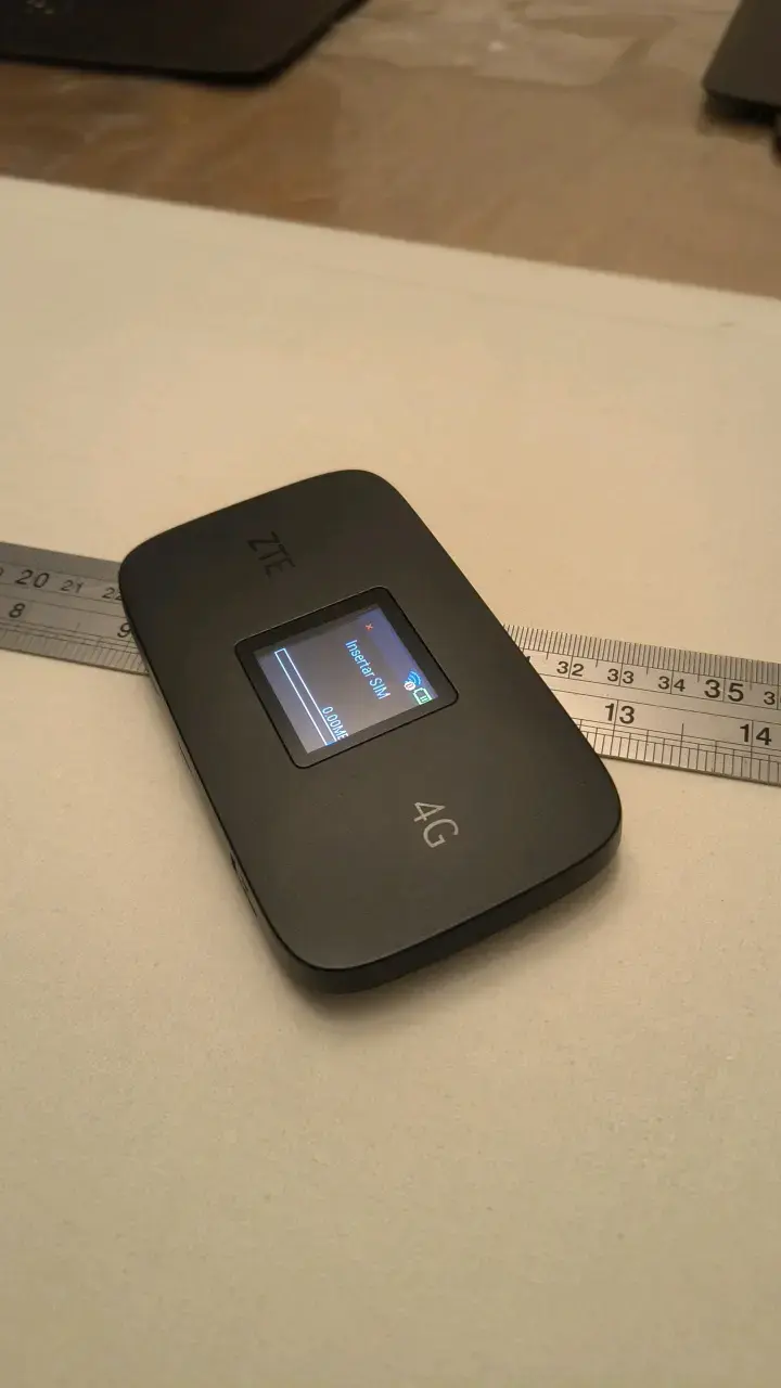 Router portátil ZTE 4G con pantalla - 2