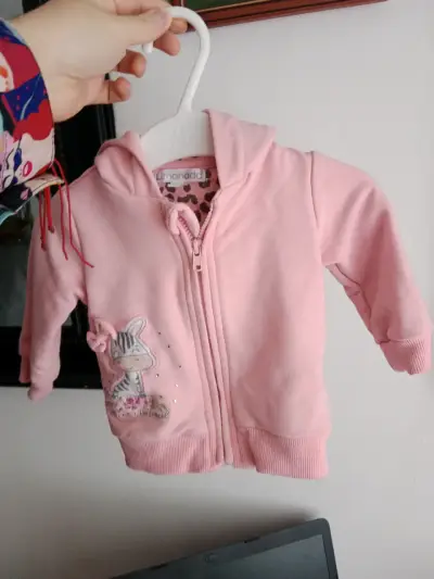 Lote de ropa de bebé variada en buen estado - miniatura 3