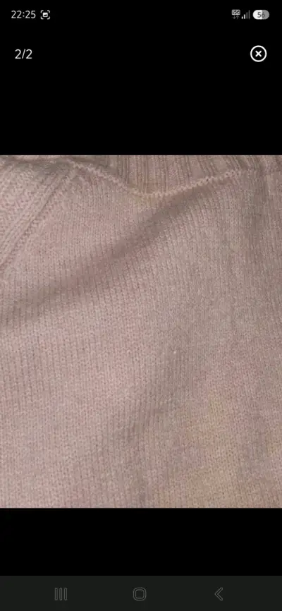 Suéter de cuello alto rosado para mujer - miniatura 2