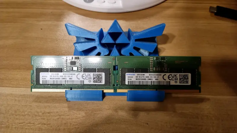 Dos Memoria RAM Samsung DDR5 8GB para Laptop
