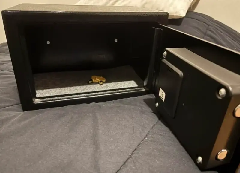 Caja fuerte digital Yale con llave de seguridad - 2