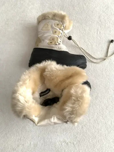 Botas de nieve infantil  con forro de piel - miniatura 4