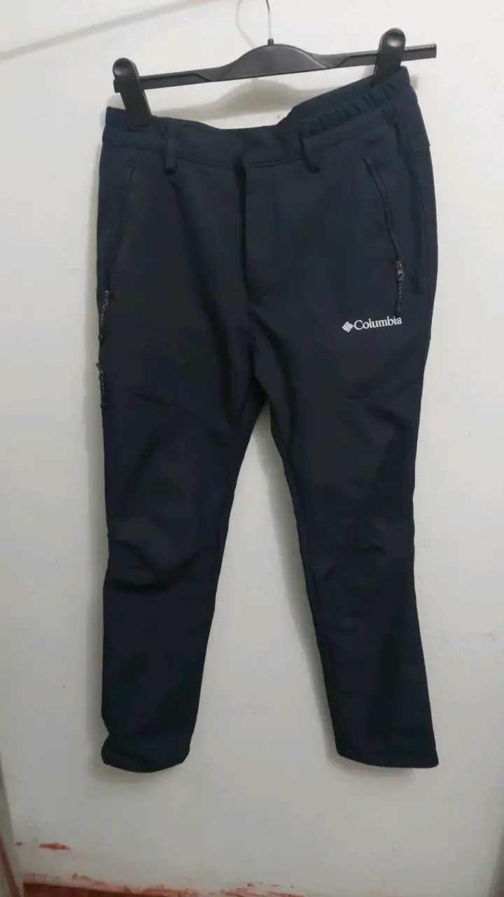 Pantalones outdoor negros - 1