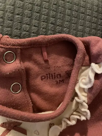 Conjunto de bebé con body y pantalón estampado - miniatura 2