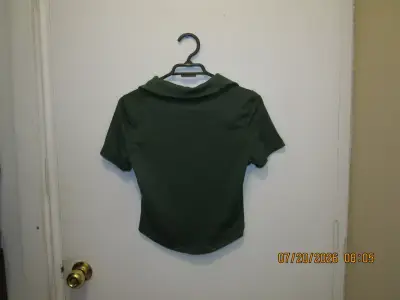 Polera verde de manga corta para mujer - miniatura 2