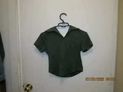 Polera verde de manga corta para mujer - miniatura 3