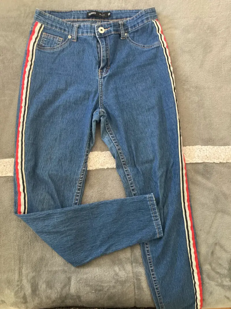 Jeans de mujer con franjas laterales
